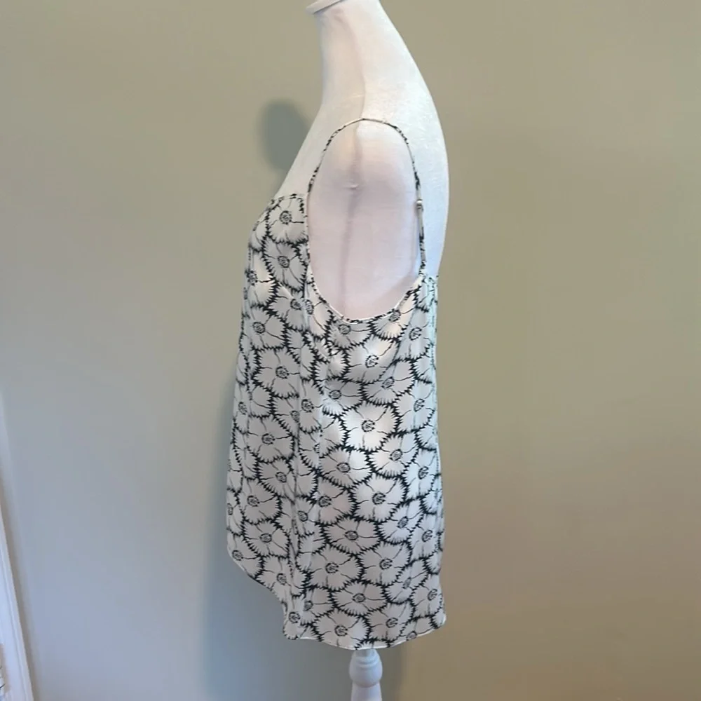Cinq À Sept Esther Floral Ruffle Hem Sleeveless Silk Top Ivory/navy Size Medium - Picture 9 of 12